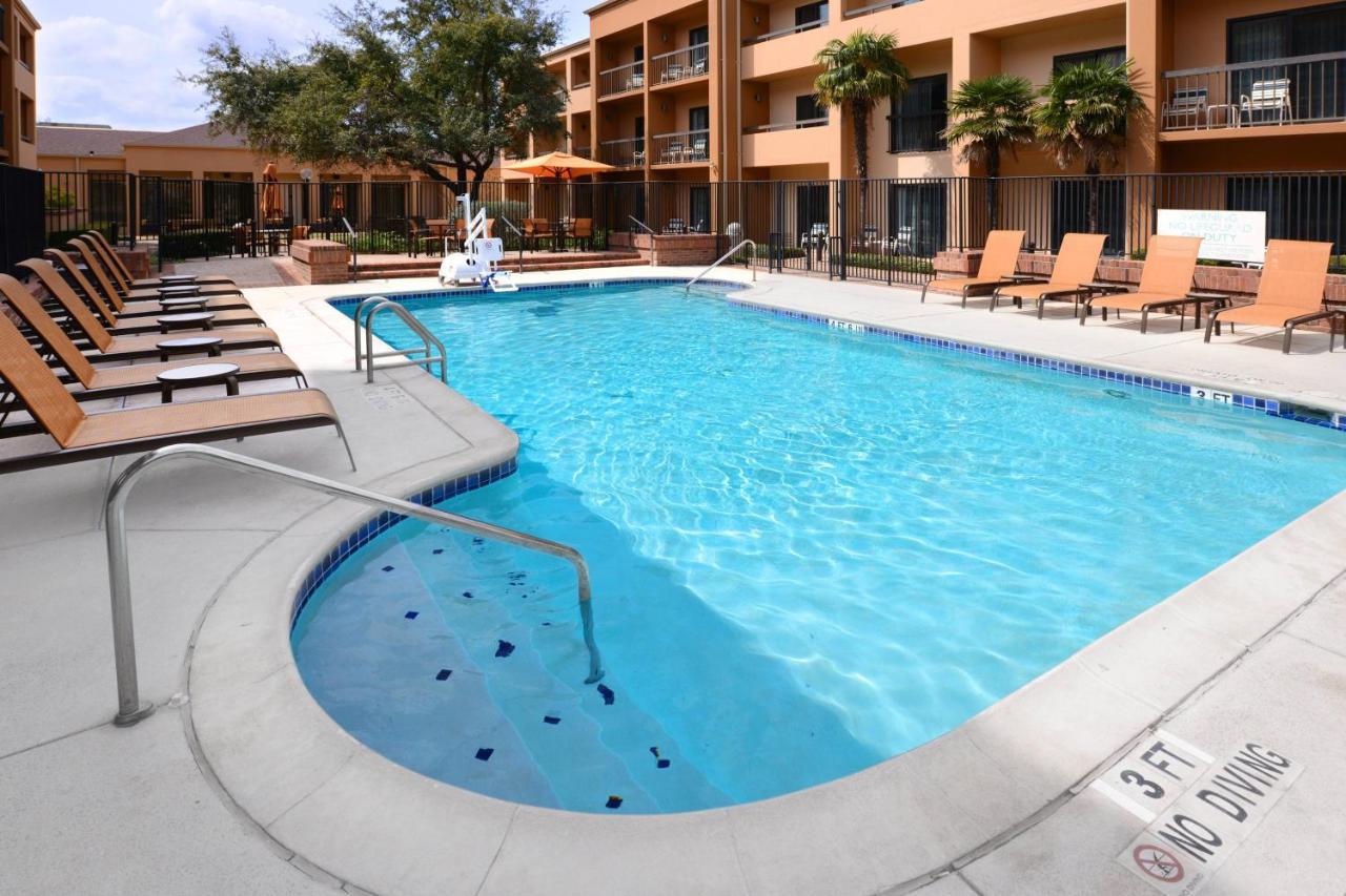 Courtyard By Marriott San Antonio Medical Center Exterior foto