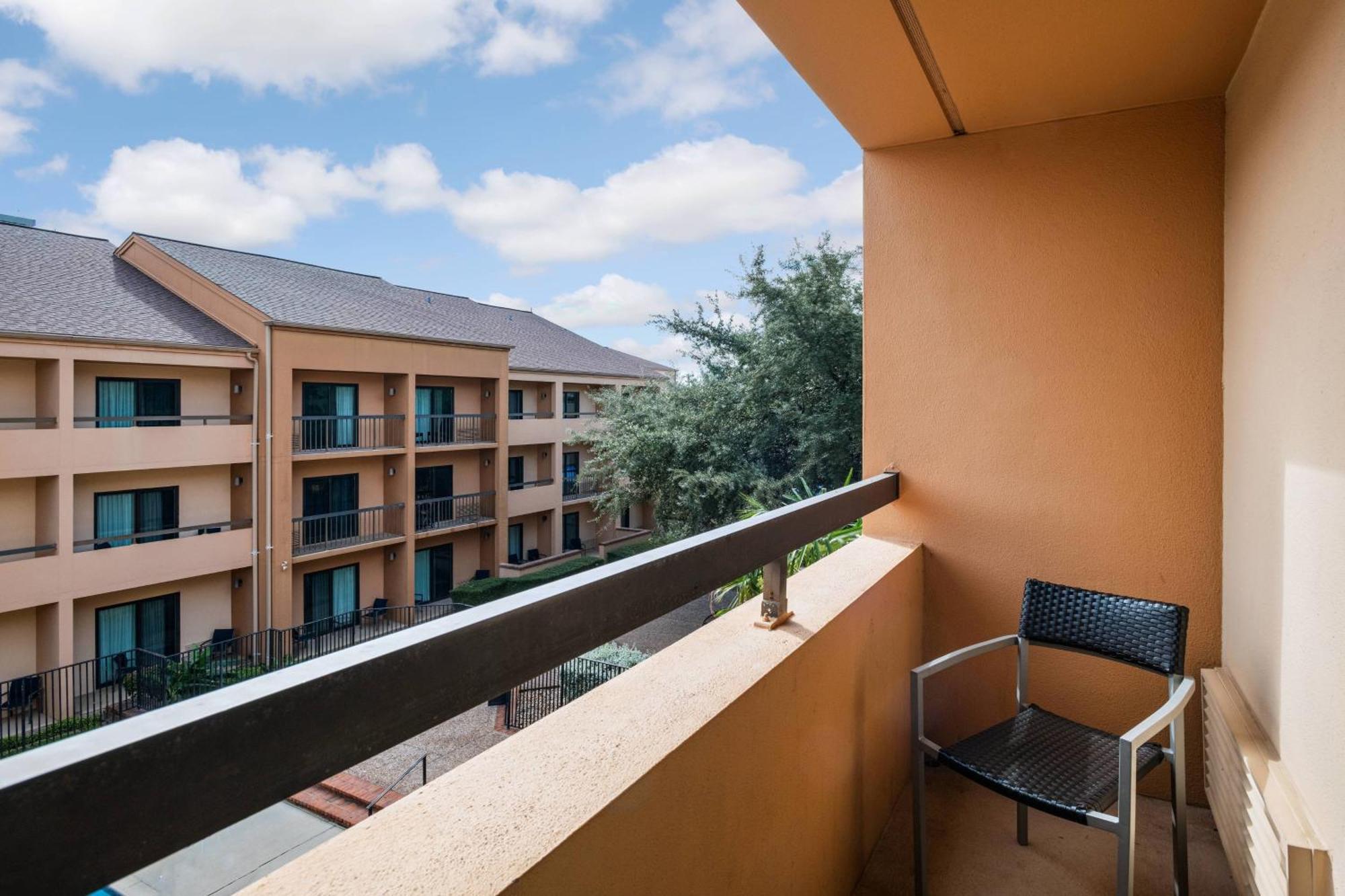 Courtyard By Marriott San Antonio Medical Center Exterior foto